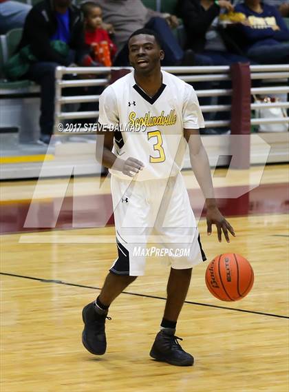 Thumbnail 2 in Scotlandville vs Edna Karr (Allstate Sugar Bowl Classic) photogallery.