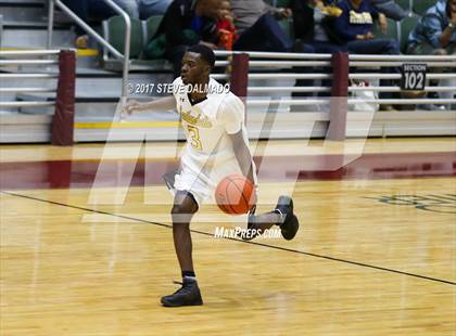 Thumbnail 3 in Scotlandville vs Edna Karr (Allstate Sugar Bowl Classic) photogallery.