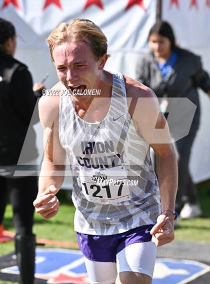 Thumbnail 3 in UIL Cross Country 1A Finals (5K) photogallery.