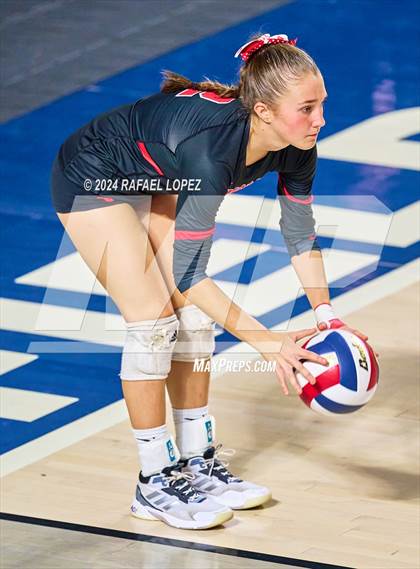 Thumbnail 3 in Memorial vs. Heights (UIL Volleyball 6A D2 Region 3 Bi-District) photogallery.