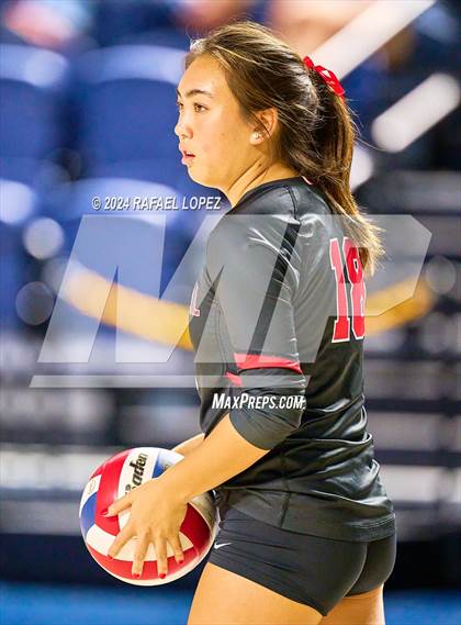 Thumbnail 3 in Memorial vs. Heights (UIL Volleyball 6A D2 Region 3 Bi-District) photogallery.
