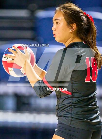 Thumbnail 1 in Memorial vs. Heights (UIL Volleyball 6A D2 Region 3 Bi-District) photogallery.