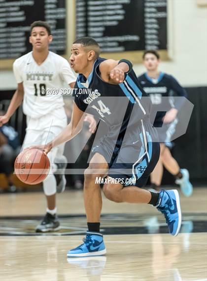 Thumbnail 1 in  Valley Christian @ Archbishop Mitty photogallery.