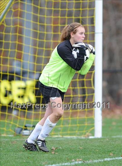 Thumbnail 3 in Bethel vs Barlow (CIAC Class L Quarterfinal) photogallery.