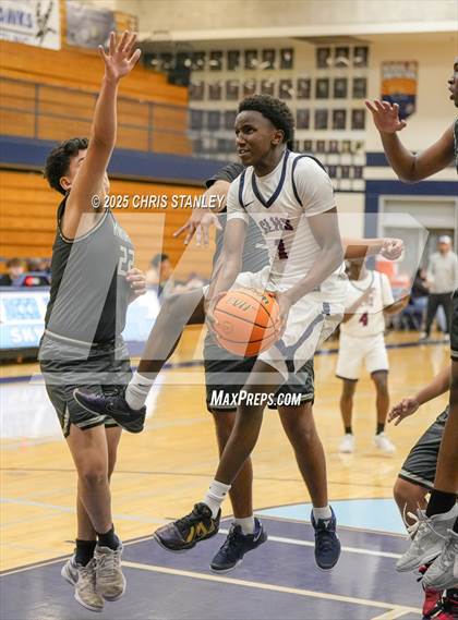 Thumbnail 3 in Sierra Linda vs Metro Tech (PXU Coyote Classic) photogallery.