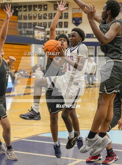 Thumbnail 2 in Sierra Linda vs Metro Tech (PXU Coyote Classic) photogallery.