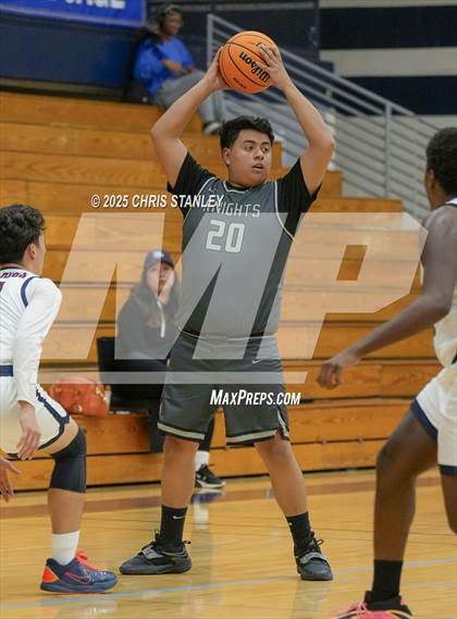 Thumbnail 3 in Sierra Linda vs Metro Tech (PXU Coyote Classic) photogallery.