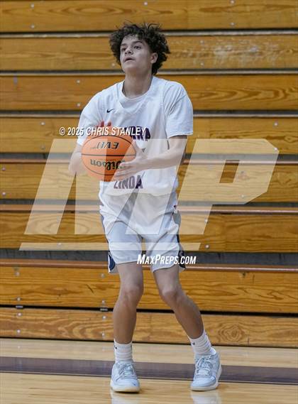 Thumbnail 2 in Sierra Linda vs Metro Tech (PXU Coyote Classic) photogallery.