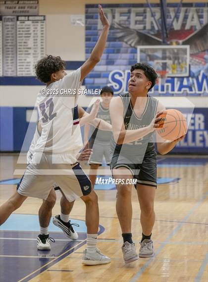 Thumbnail 3 in Sierra Linda vs Metro Tech (PXU Coyote Classic) photogallery.