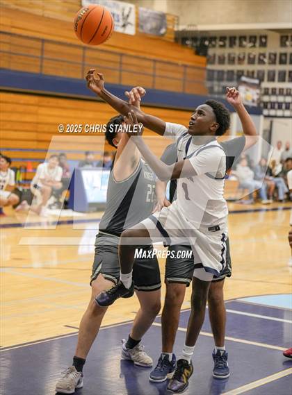 Thumbnail 2 in Sierra Linda vs Metro Tech (PXU Coyote Classic) photogallery.