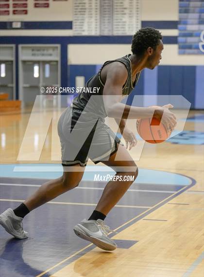 Thumbnail 2 in Sierra Linda vs Metro Tech (PXU Coyote Classic) photogallery.