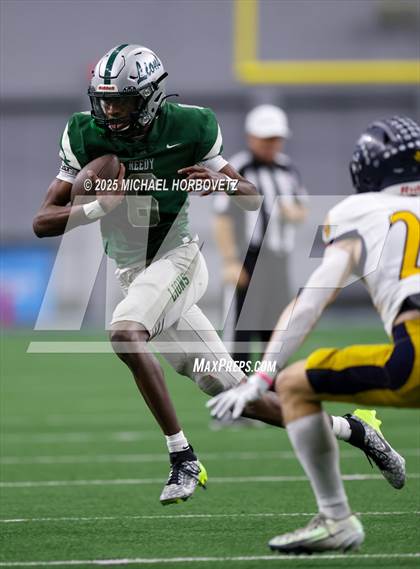 Thumbnail 3 in Reedy vs. Highland Park (UIL 5A D1 Area) photogallery.