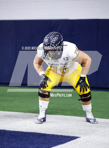 Thumbnail 3 in Reedy vs. Highland Park (UIL 5A D1 Area) photogallery.