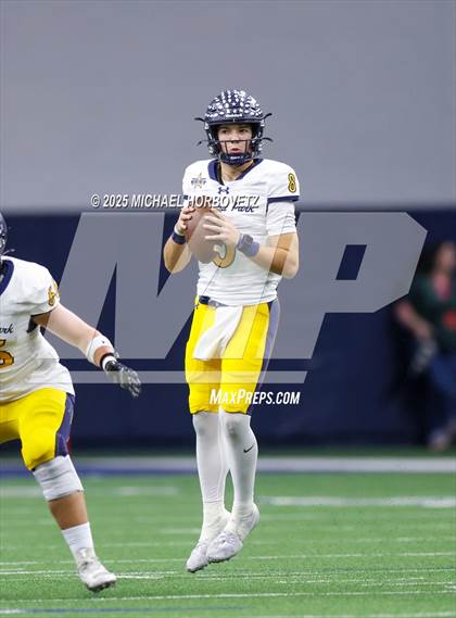 Thumbnail 2 in Reedy vs. Highland Park (UIL 5A D1 Area) photogallery.