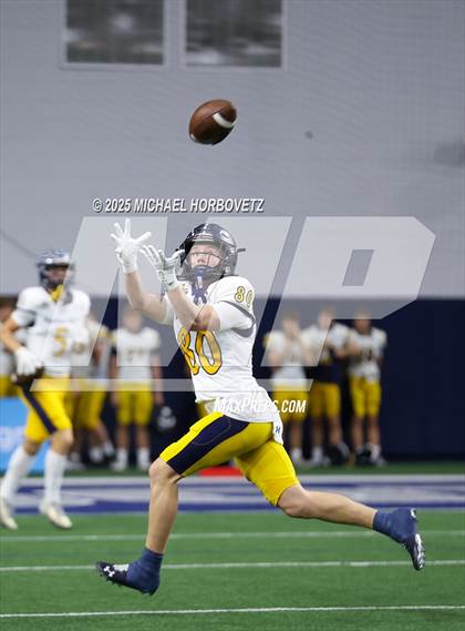 Thumbnail 2 in Reedy vs. Highland Park (UIL 5A D1 Area) photogallery.