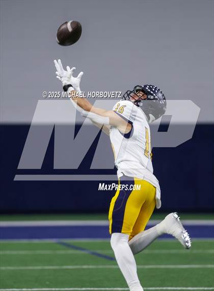 Thumbnail 3 in Reedy vs. Highland Park (UIL 5A D1 Area) photogallery.