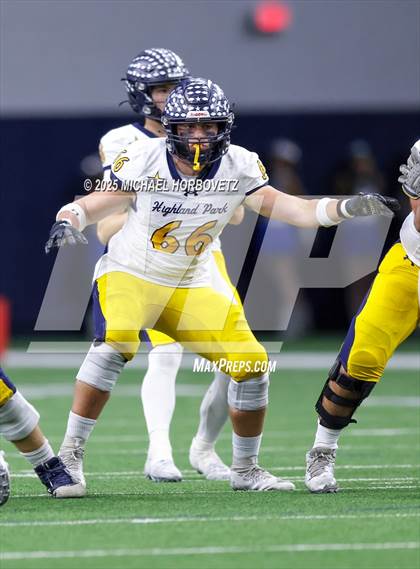 Thumbnail 2 in Reedy vs. Highland Park (UIL 5A D1 Area) photogallery.