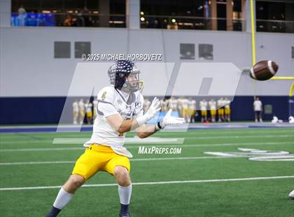 Thumbnail 2 in Reedy vs. Highland Park (UIL 5A D1 Area) photogallery.