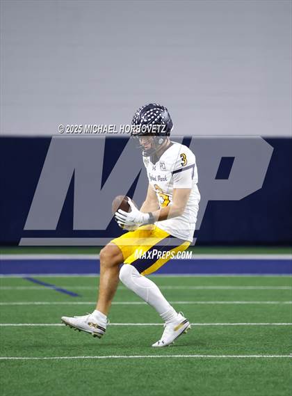 Thumbnail 1 in Reedy vs. Highland Park (UIL 5A D1 Area) photogallery.