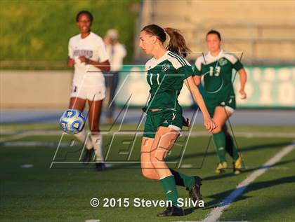 Thumbnail 2 in Carlsbad vs. La Costa Canyon (CIF SDS Open Division Final) photogallery.