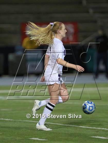 Thumbnail 3 in Carlsbad vs. La Costa Canyon (CIF SDS Open Division Final) photogallery.