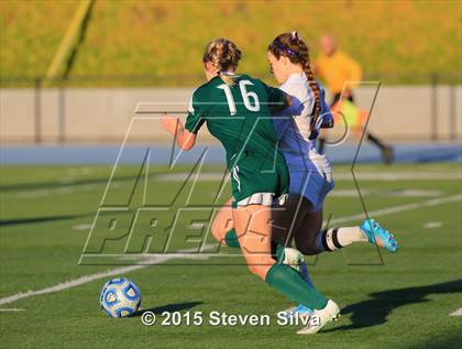 Thumbnail 3 in Carlsbad vs. La Costa Canyon (CIF SDS Open Division Final) photogallery.