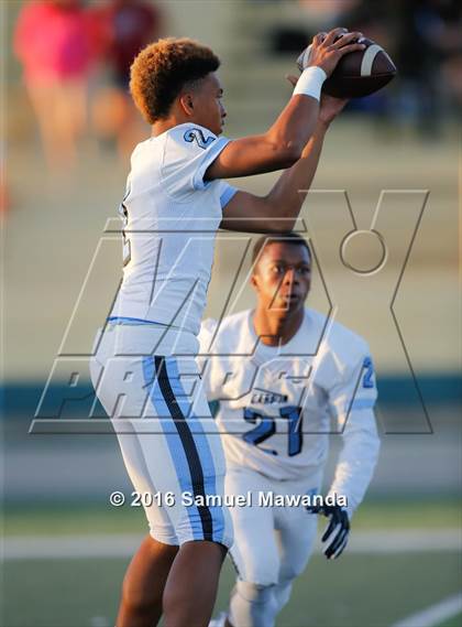 Thumbnail 2 in Arleta vs. Carson  photogallery.