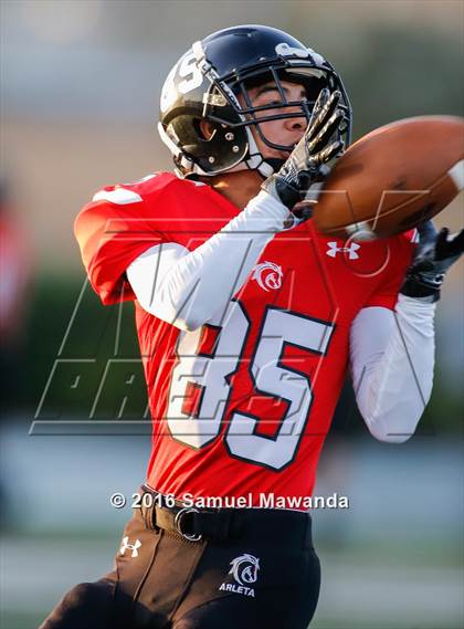 Thumbnail 3 in Arleta vs. Carson  photogallery.