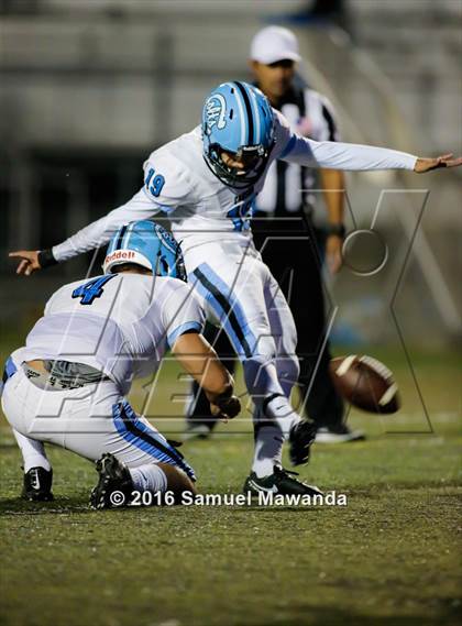 Thumbnail 3 in Arleta vs. Carson  photogallery.
