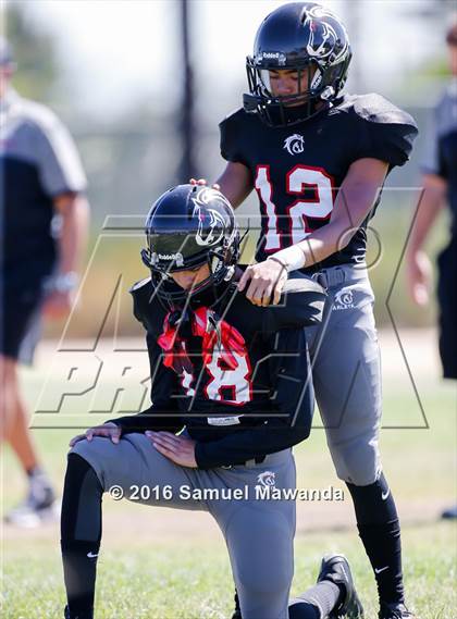 Thumbnail 3 in Arleta vs. Carson  photogallery.