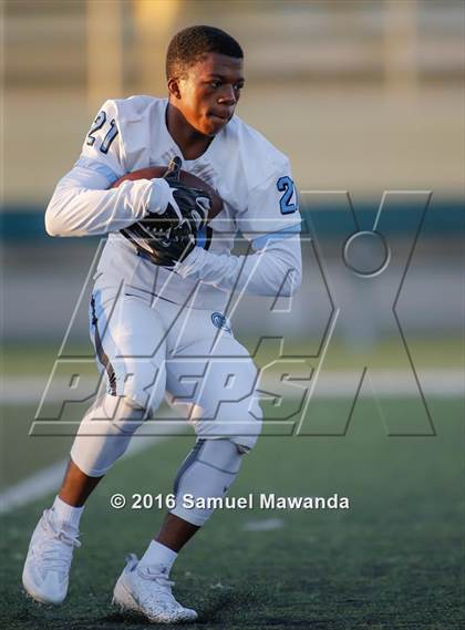 Thumbnail 3 in Arleta vs. Carson  photogallery.