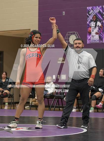 Thumbnail 3 in Mayde Creek vs. Terry (The Charger Challenge) photogallery.