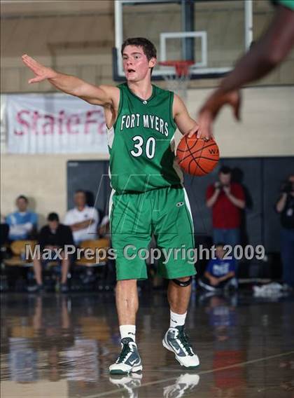 Thumbnail 1 in Findlay Prep vs. Fort Myers (City of Palms Classic) photogallery.