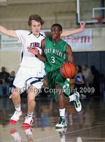 Thumbnail 2 in Findlay Prep vs. Fort Myers (City of Palms Classic) photogallery.