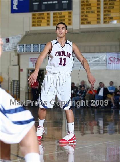 Thumbnail 3 in Findlay Prep vs. Fort Myers (City of Palms Classic) photogallery.