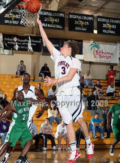 Thumbnail 3 in Findlay Prep vs. Fort Myers (City of Palms Classic) photogallery.