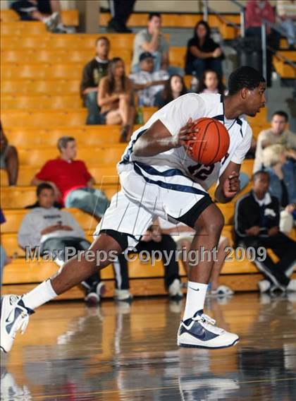 Thumbnail 3 in Findlay Prep vs. Fort Myers (City of Palms Classic) photogallery.