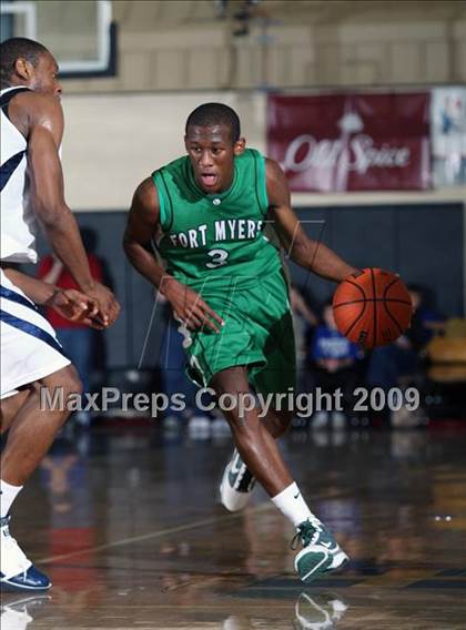 Thumbnail 2 in Findlay Prep vs. Fort Myers (City of Palms Classic) photogallery.