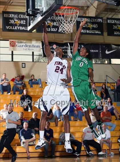 Thumbnail 2 in Findlay Prep vs. Fort Myers (City of Palms Classic) photogallery.