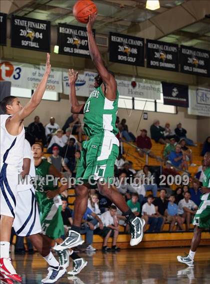 Thumbnail 1 in Findlay Prep vs. Fort Myers (City of Palms Classic) photogallery.