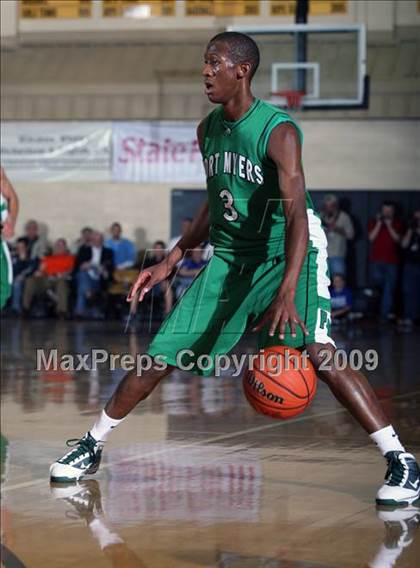 Thumbnail 3 in Findlay Prep vs. Fort Myers (City of Palms Classic) photogallery.