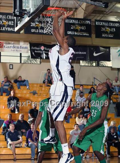 Thumbnail 3 in Findlay Prep vs. Fort Myers (City of Palms Classic) photogallery.