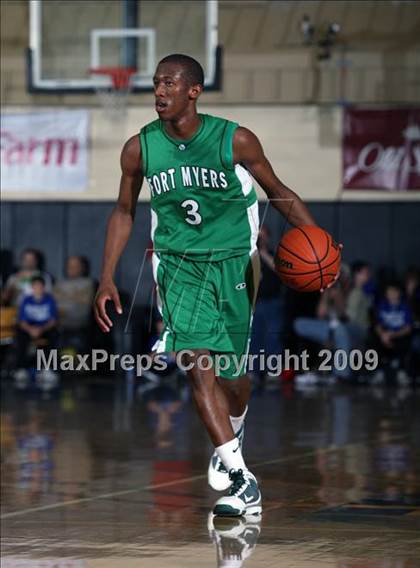 Thumbnail 2 in Findlay Prep vs. Fort Myers (City of Palms Classic) photogallery.