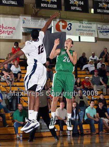 Thumbnail 3 in Findlay Prep vs. Fort Myers (City of Palms Classic) photogallery.