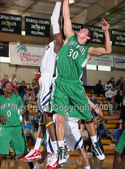 Thumbnail 2 in Findlay Prep vs. Fort Myers (City of Palms Classic) photogallery.