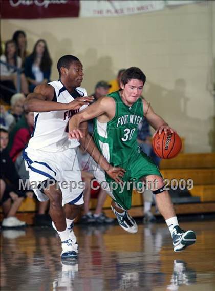 Thumbnail 2 in Findlay Prep vs. Fort Myers (City of Palms Classic) photogallery.