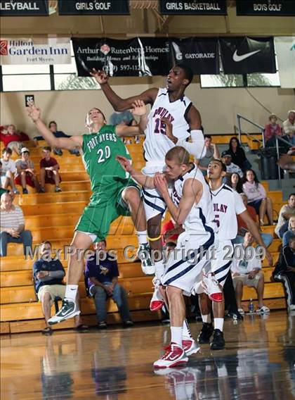 Thumbnail 2 in Findlay Prep vs. Fort Myers (City of Palms Classic) photogallery.