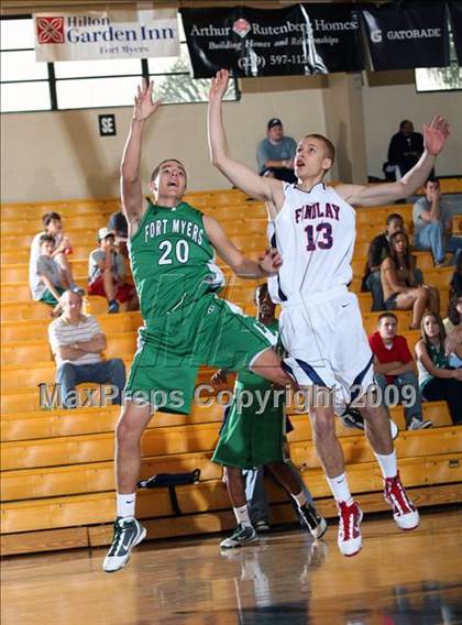 Thumbnail 2 in Findlay Prep vs. Fort Myers (City of Palms Classic) photogallery.