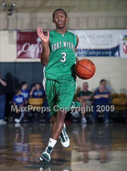 Thumbnail 3 in Findlay Prep vs. Fort Myers (City of Palms Classic) photogallery.