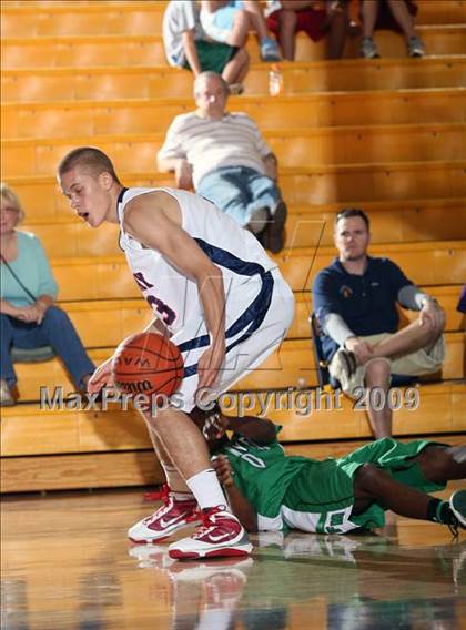Thumbnail 3 in Findlay Prep vs. Fort Myers (City of Palms Classic) photogallery.